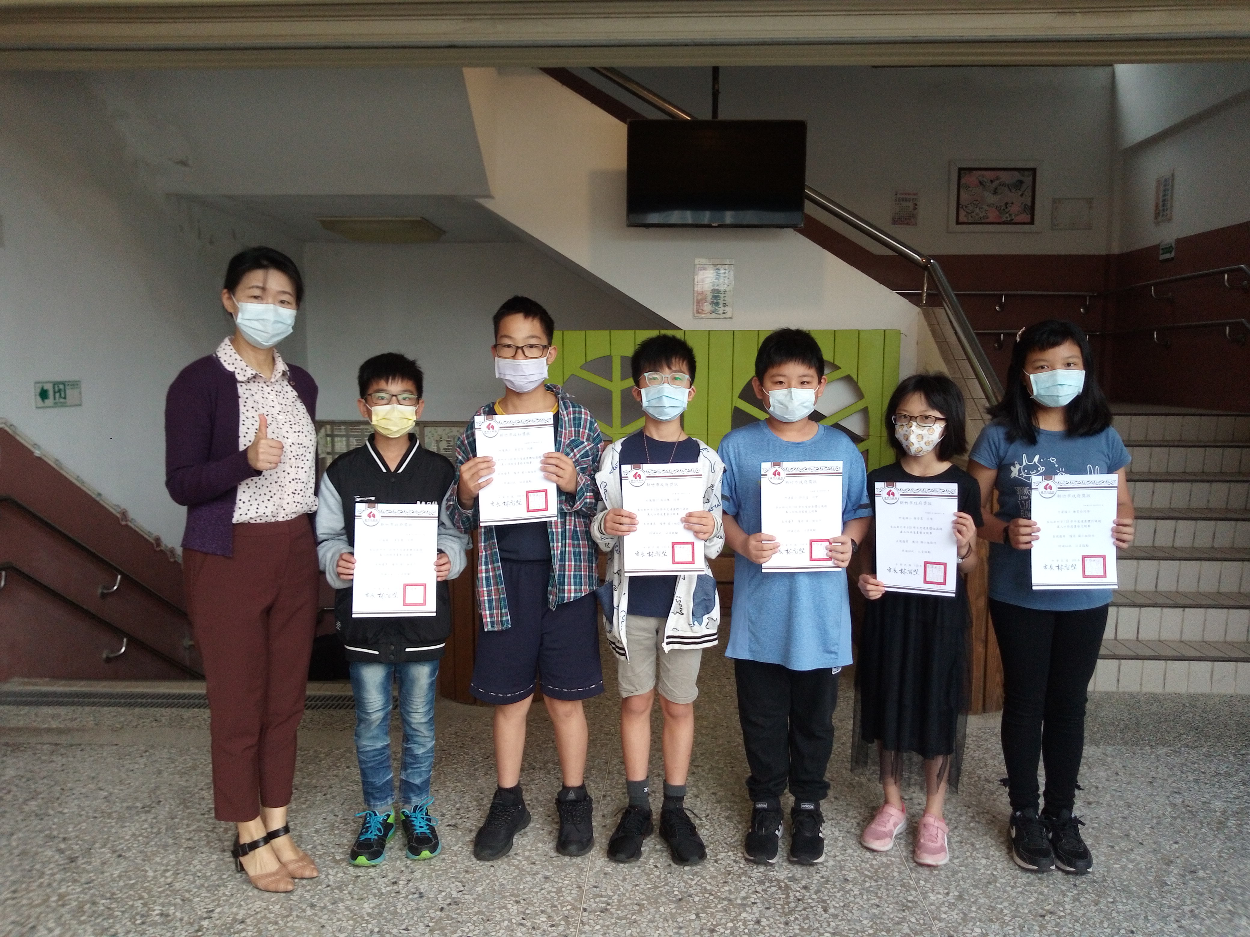 恭賀！本校學生參加108學年度新竹市健康促進健康體位真人四格漫畫藝文比賽榮獲佳作！！